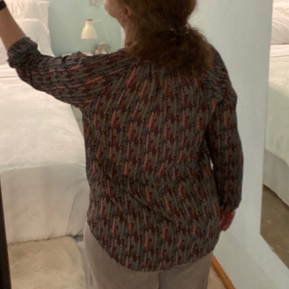 Feather pattern pull-over blouse - Picture 3 of 8